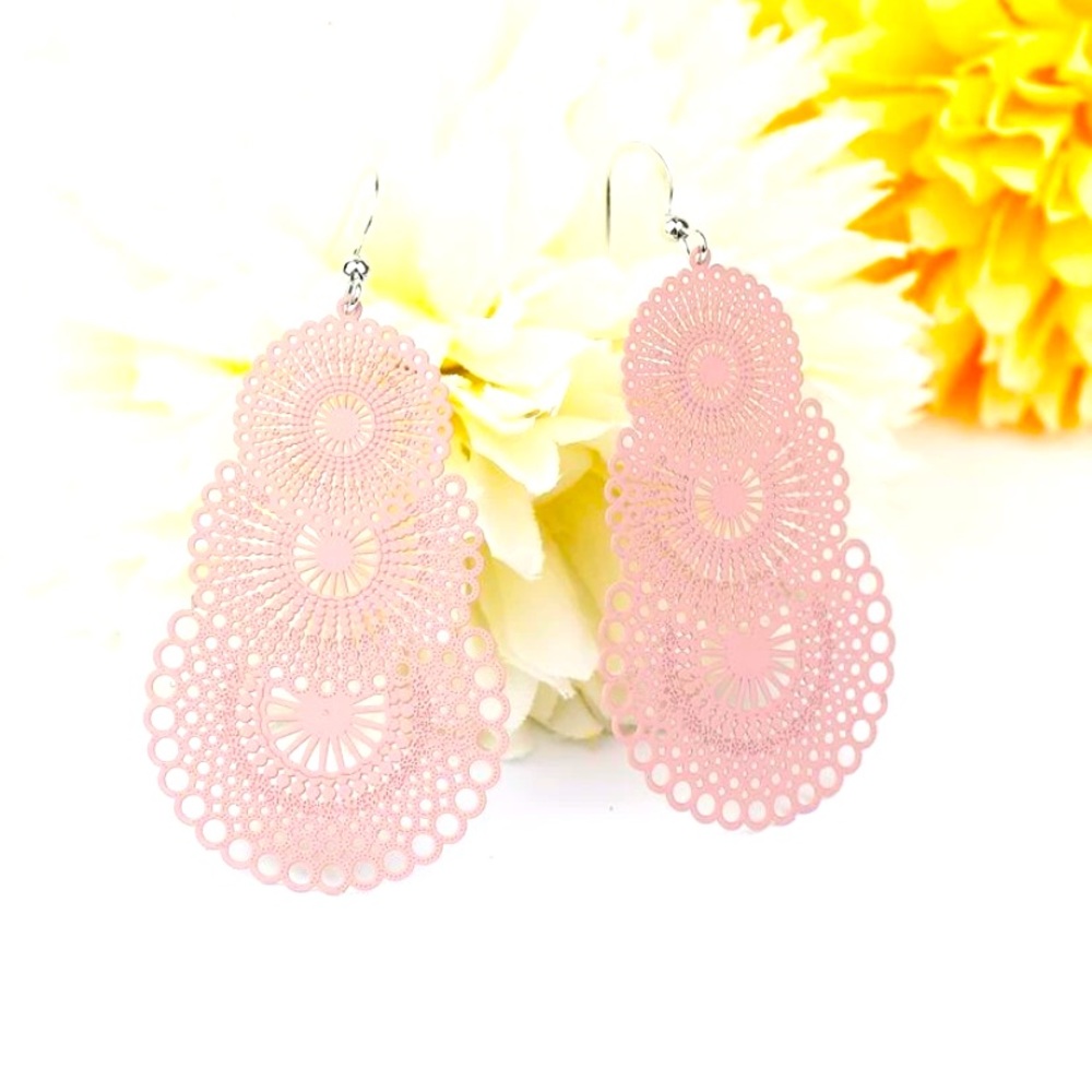 Emery Rose Hallow out Earrings